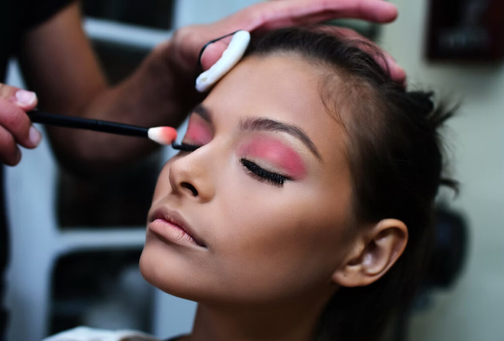 https://locsandbeauty.co.uk/wp-content/uploads/2022/01/inner_b1-1024x694.jpg